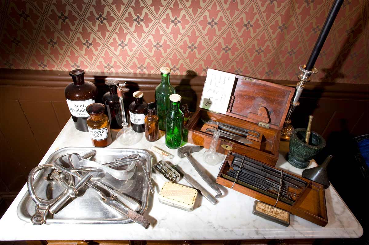 Jack the Ripper Museum, medical tools