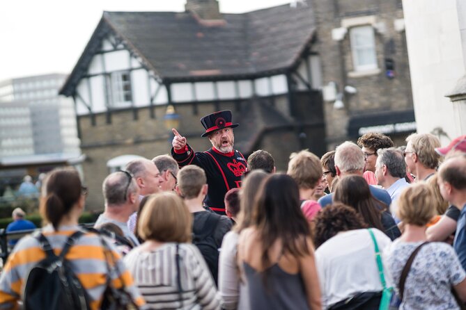 Tower of London Tour. Guided Tour with beefeater telling the story of the tower to visitors.