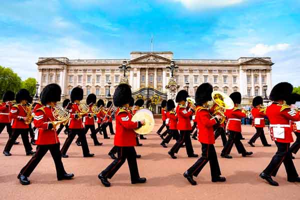 Kings Guards, Buckingham Palace, London