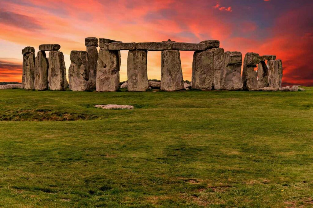 Stonehenge at Sunset - London to Stonehenge