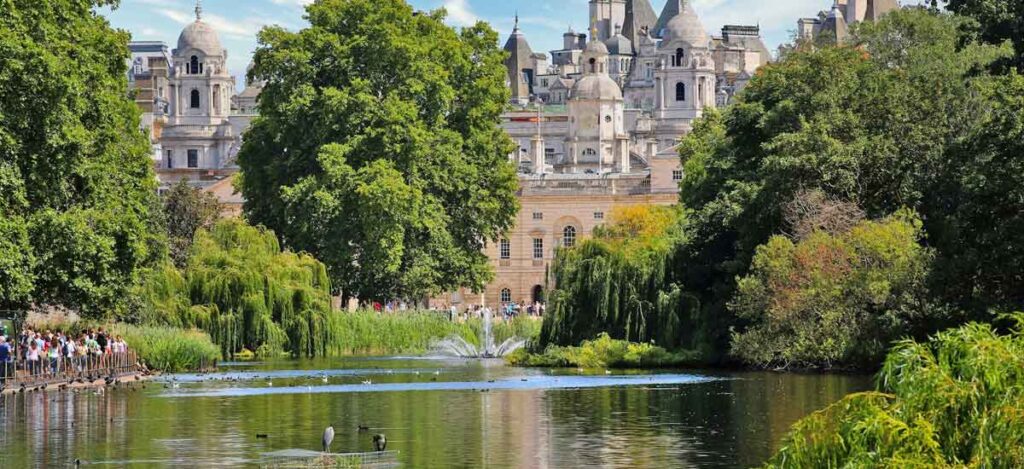 Hyde Park in summer, London in August