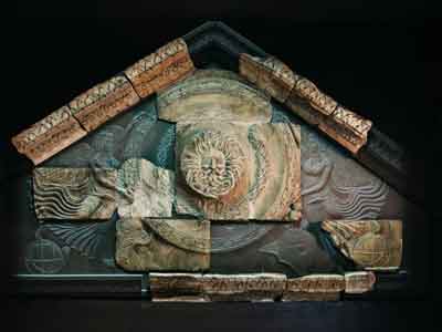 Temple pediment and the Gorgon's Head, Roman Baths, Bath, England - Image courtesy of https://www.romanbaths.co.uk/