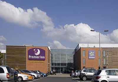 Heathrow Hotel: Premier Inn London Heathrow Airport (Bath Road) - Image courtesy of https://www.premierinn.com/