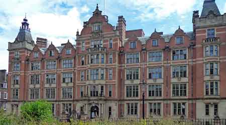 Lincoln’s Inn Fields, London - Image courtesy of Wikimedia Commons https://commons.wikimedia.org/wiki/File:32_Lincoln's_Inn_Fields_-_geograph.org.uk_-_5380157.jpg