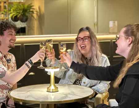 The 1835 Champagne Bar Experience, Madame Tussauds London - Image courtesy of https://www.madametussauds.com/london/